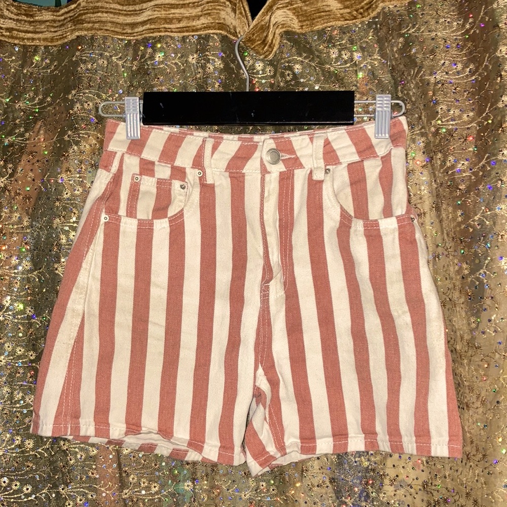 Mom Vintage High Rise red/white striped shorts sz7